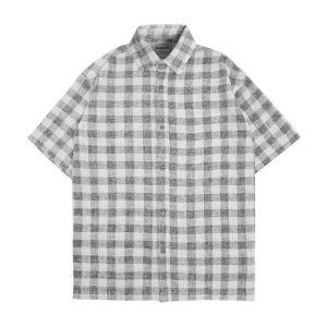 Kemeja flanel kotak lengan pendek warna abu-abu putih dari brand 3Second, tampak bagian depan dengan detail kancing penuh dan motif plaid klasik.